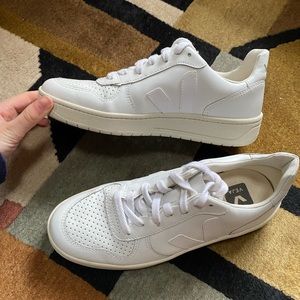 Veja V-10 Sneakers (Leather White)